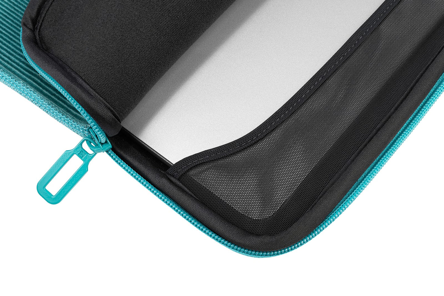 Obal Tucano Velluto na MacBook Pro 14" - světle modrý - iSTYLE CZ